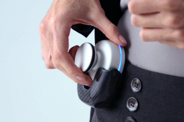 An image of the AI enabled stethoscope 'Stethee Pro'.